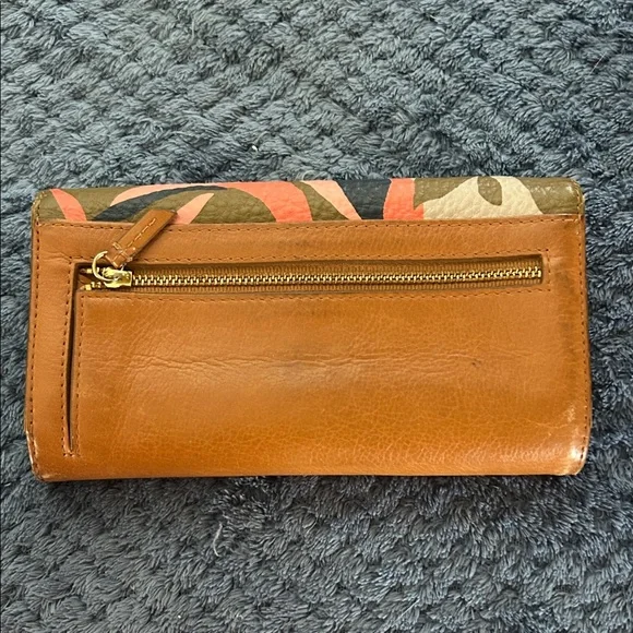 Fossil Floral Pattern Leather Wallet in Coral, Olive & Tan - Picture 2 of 4